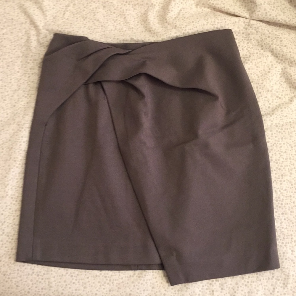 Aritzia - Babaton mini skirt